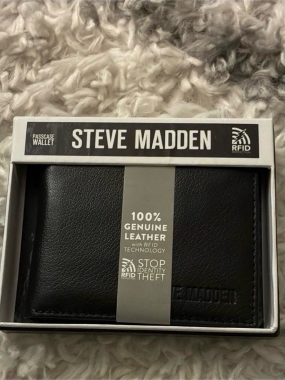 Steve Madden Black Leather RFID Passcase Wallet
